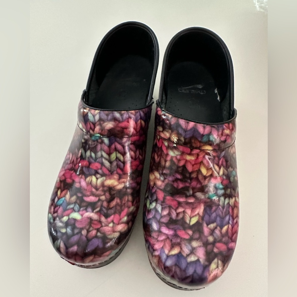 Dansko Multicolor Knit Pattern Clogs- 39